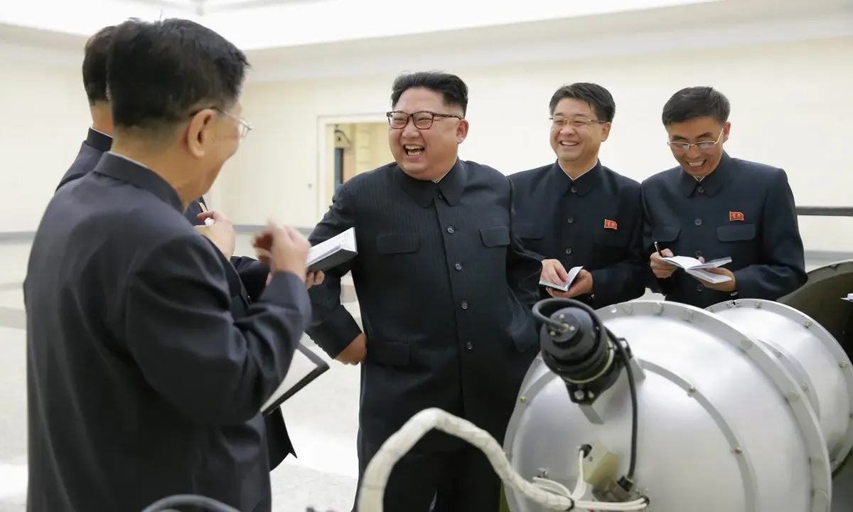 North Korean Leader Kim Jung Un and Military officials