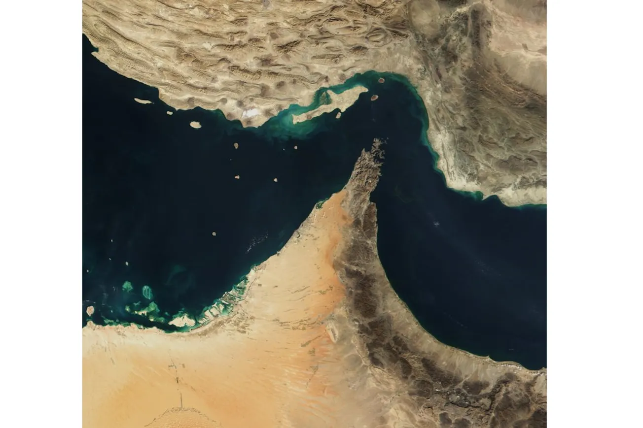 Threat To blockade Strait Of Hormuz - Infographics