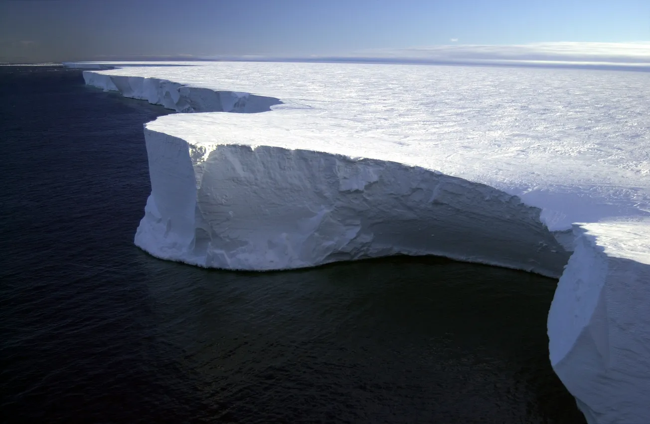 World’s Largest Iceberg Breaks Free After 30 Years - Infographics
