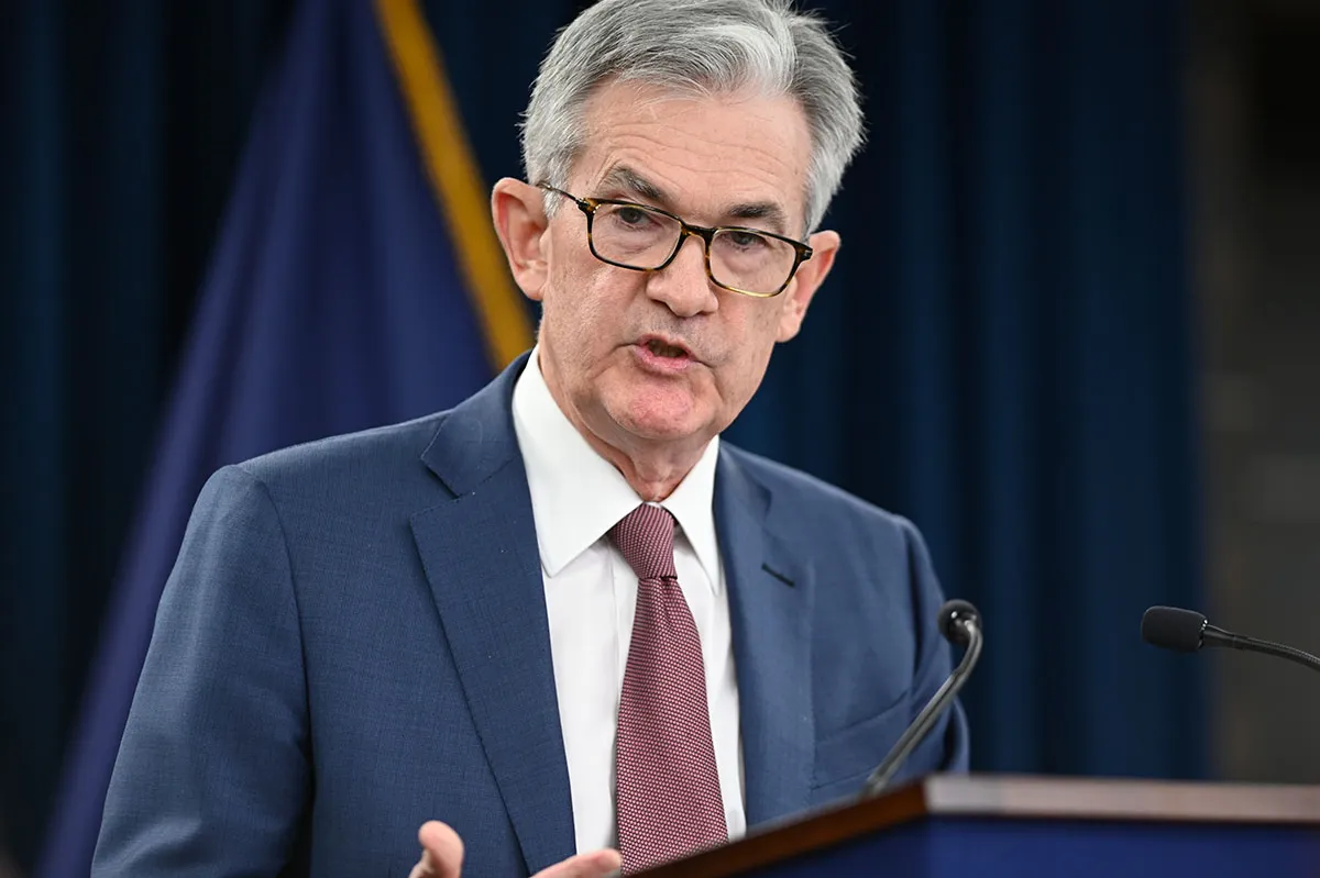 Fed Keeps Rate Cut Predictions Despite Stubborn Inflation