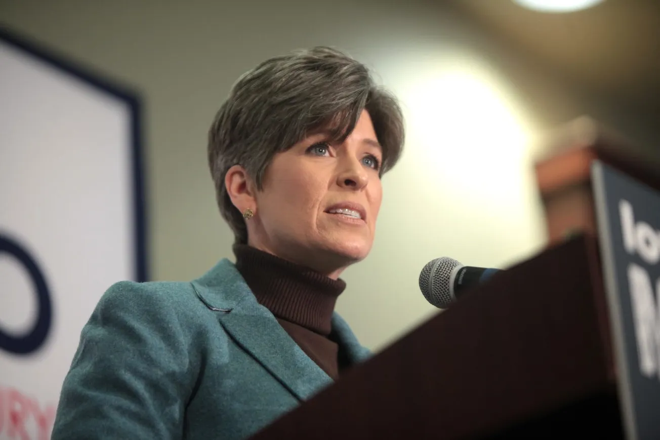 Joni Ernst Introduces Bill To Scale Back Taxpayer-Funded Perks For Ex-Presidents Who Are Rolling In Dough