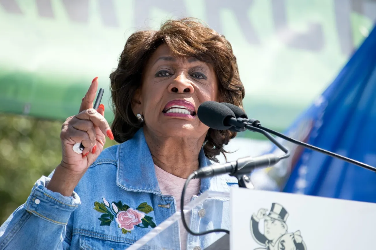 Maxine Waters Has Four-Minute Meltdown Shouting About How Much She Dislikes Trump, Musk