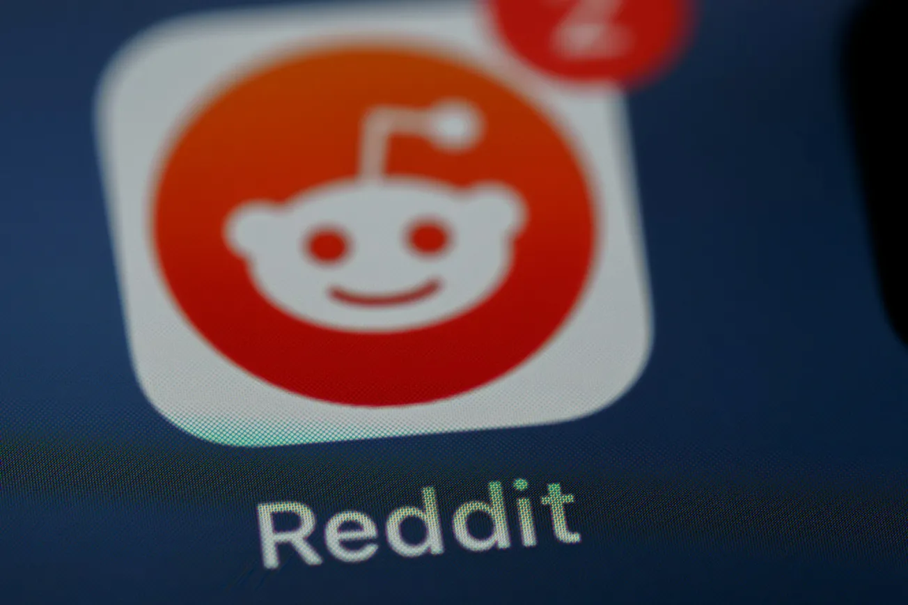 Reddit Bans Liberal Community After Death Threats Pour In Against DOGE Workers