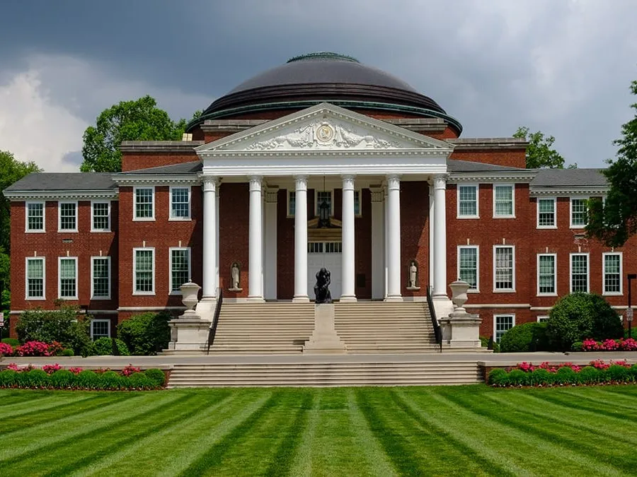 Trump’s Education Department Targets DACA-Linked Scholarships