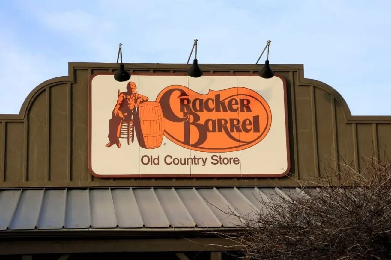 Cracker Barrel Restores Old Logo After Trump Weighs In