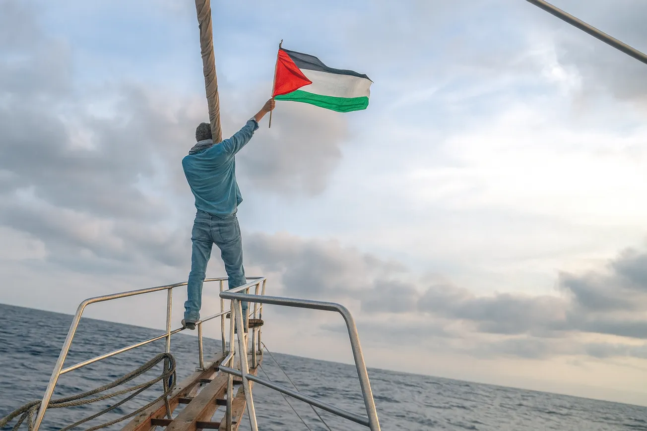 Israeli Naval Ships Intercept Gaza-Bound Flotilla