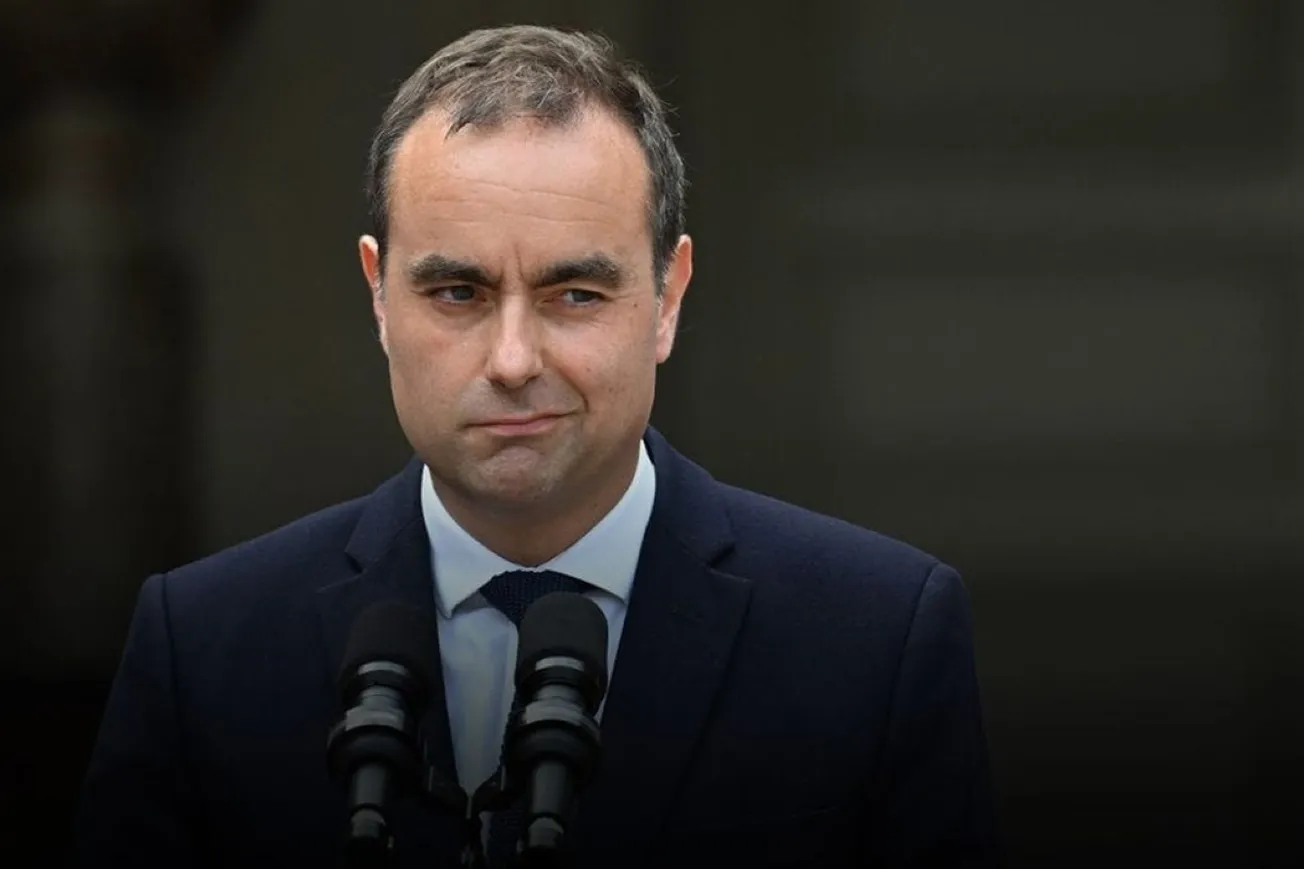 France’s Prime Minister Resigns After 26 Days, Deepening Macron Crisis