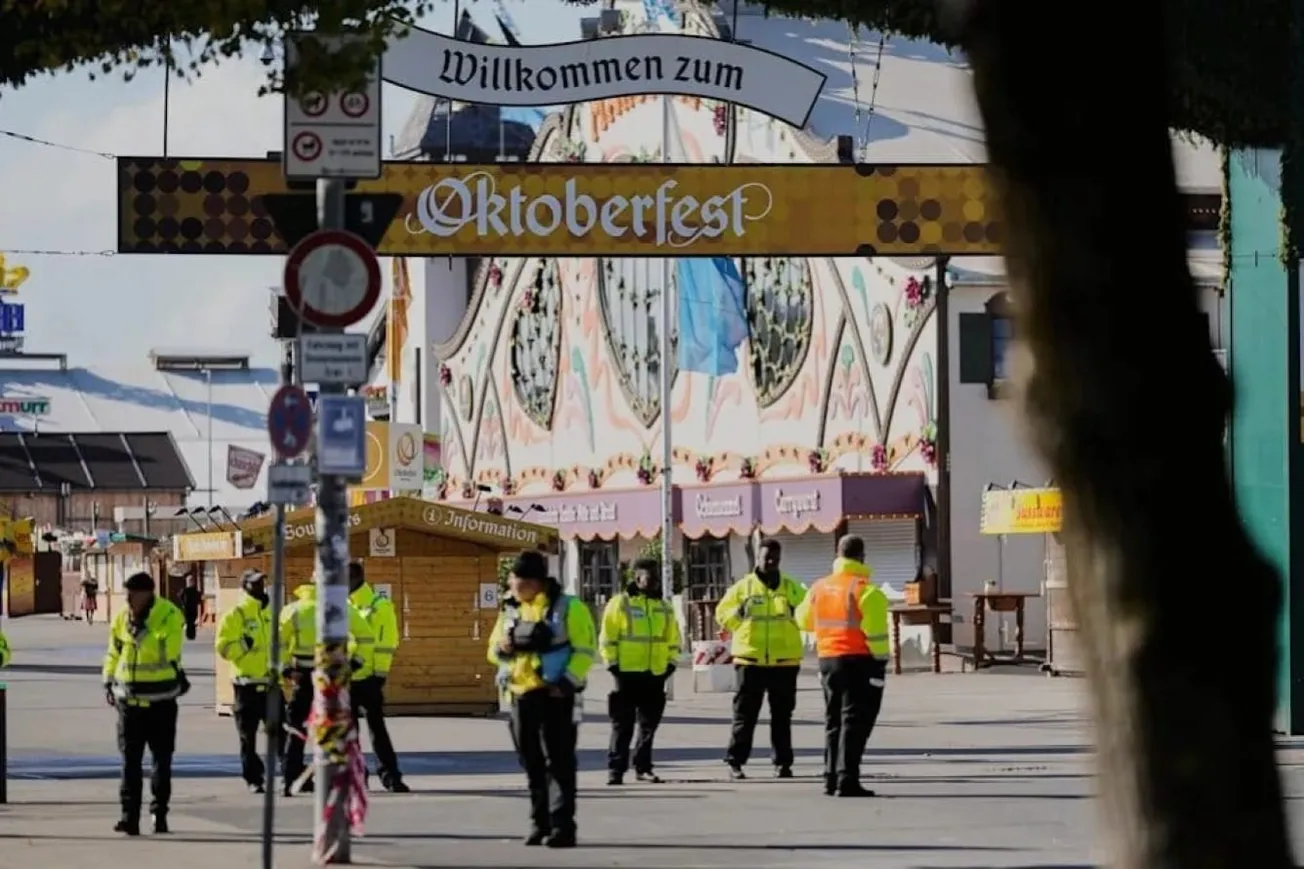 Bomb Threat Forces Temporary Shutdown Of Oktoberfest In Munich