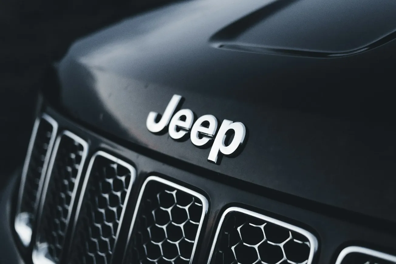 Chrysler Recalls 320,000 Jeeps Over Battery Fire Risk