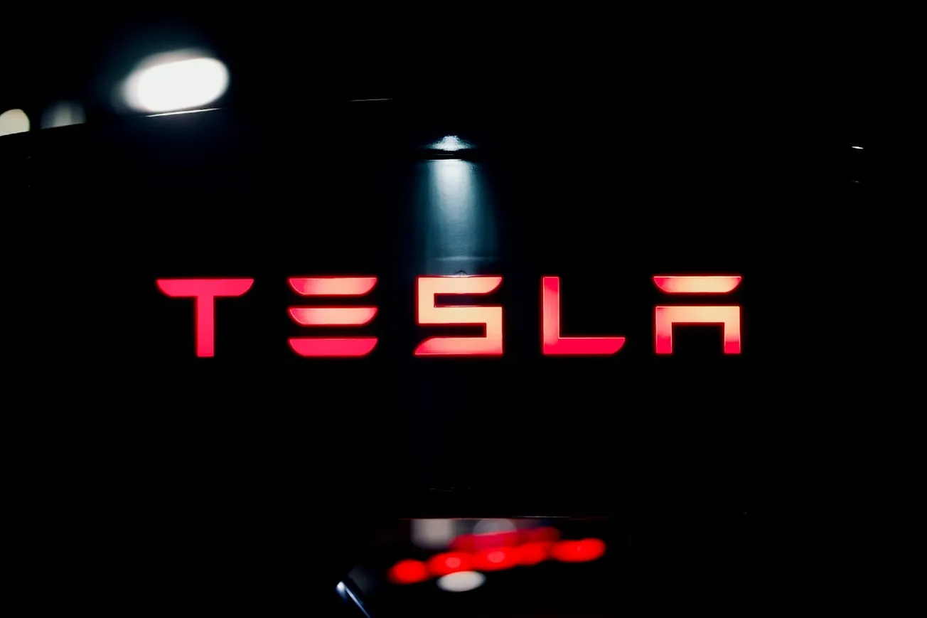 Why Musk’s Pay Battle Could Cost Tesla More Than Its Profits