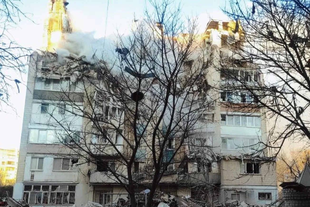 Russia’s Overnight Barrage Triggers Deadly Blackouts Across Ukraine