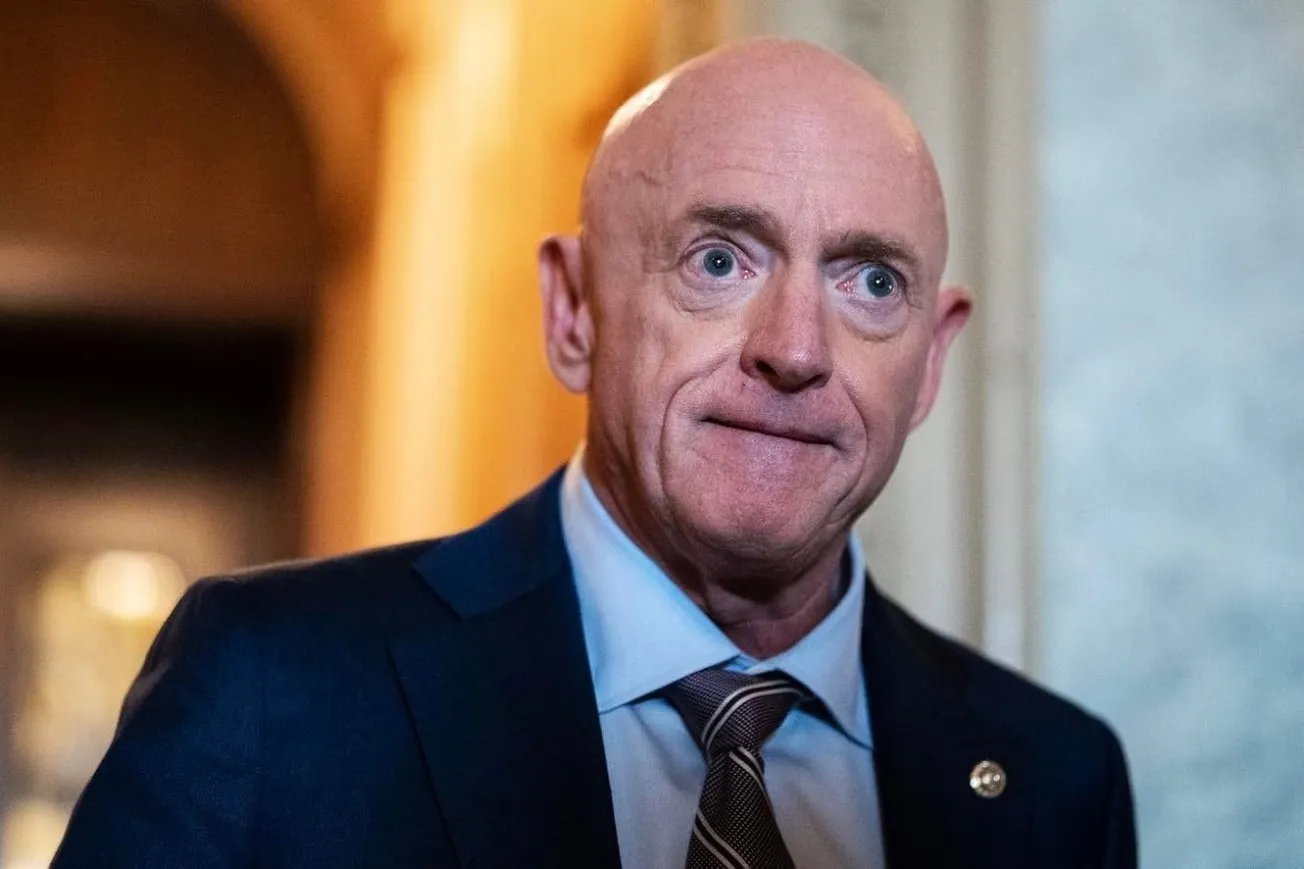 Pentagon Reviews Possible Penalties For Sen. Mark Kelly After ‘Illegal Orders’ Warning