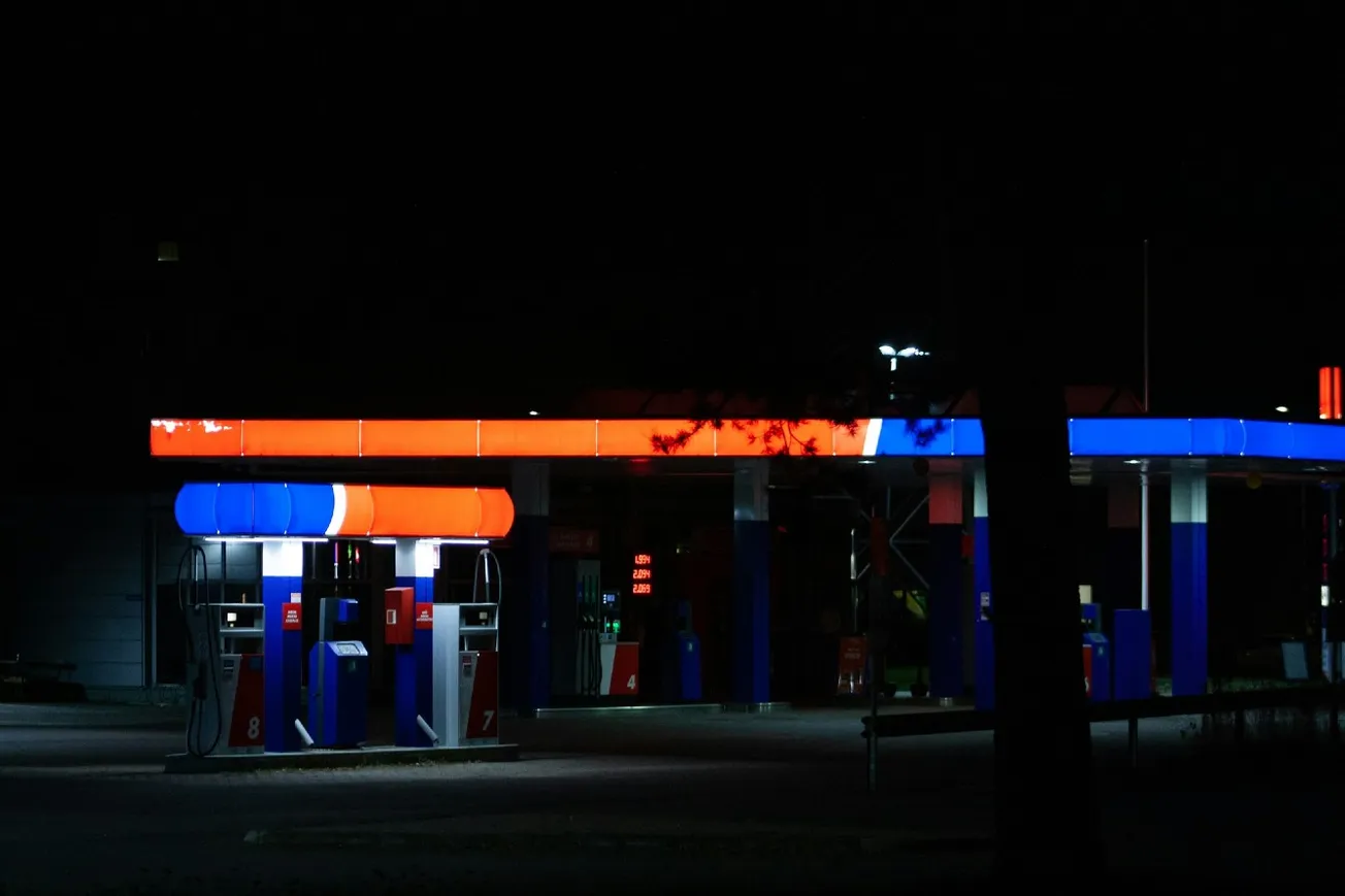 U.S. Gas Falls Below $3 For First Time In Four Years