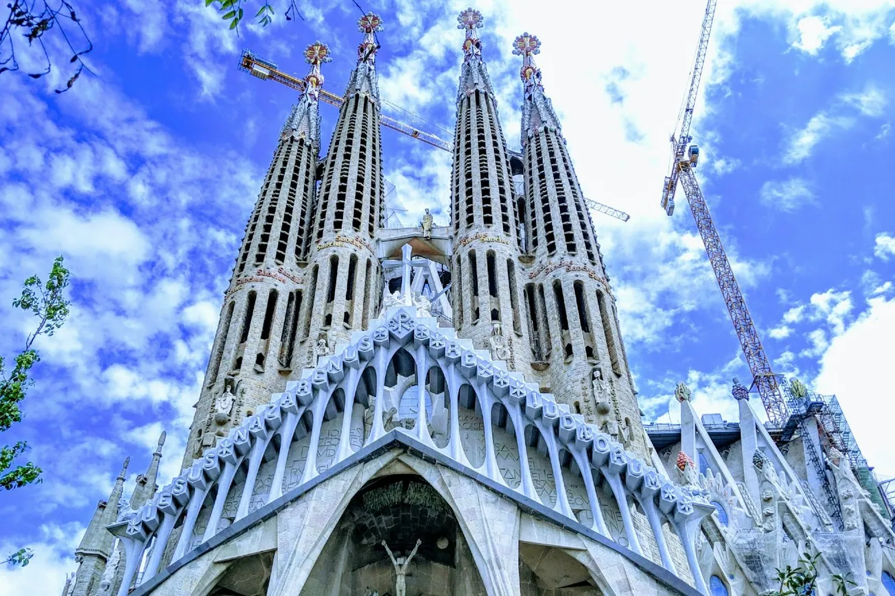 Barcelona’s Sagrada Família Reaches Full Height