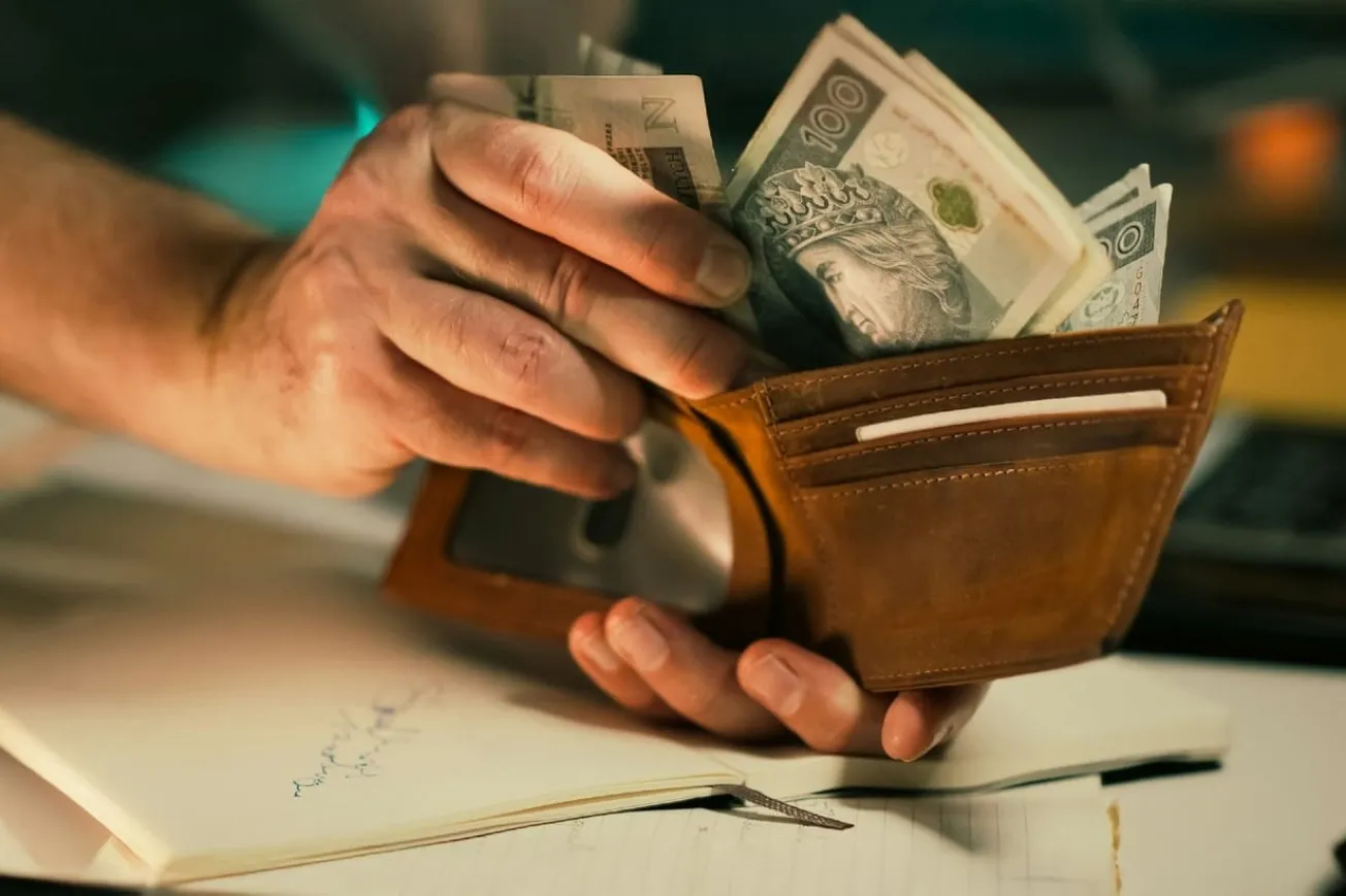 Challenging The Efficient Market Hypothesis And Fundamentals Analysis